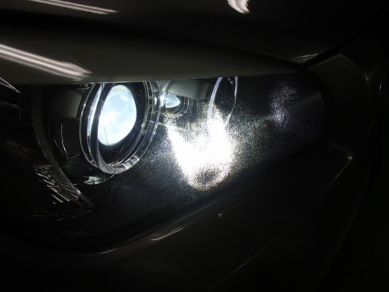 BMWX1ヘッドライト黄ばみクラックリペア施工前03