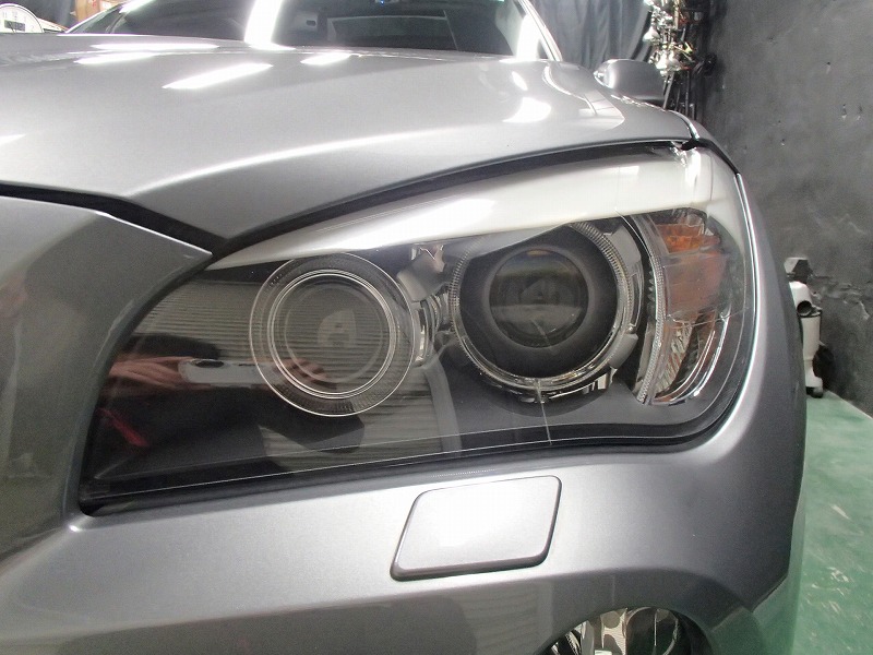 BMWX1ヘッドライト黄ばみクラックリペア施工前02
