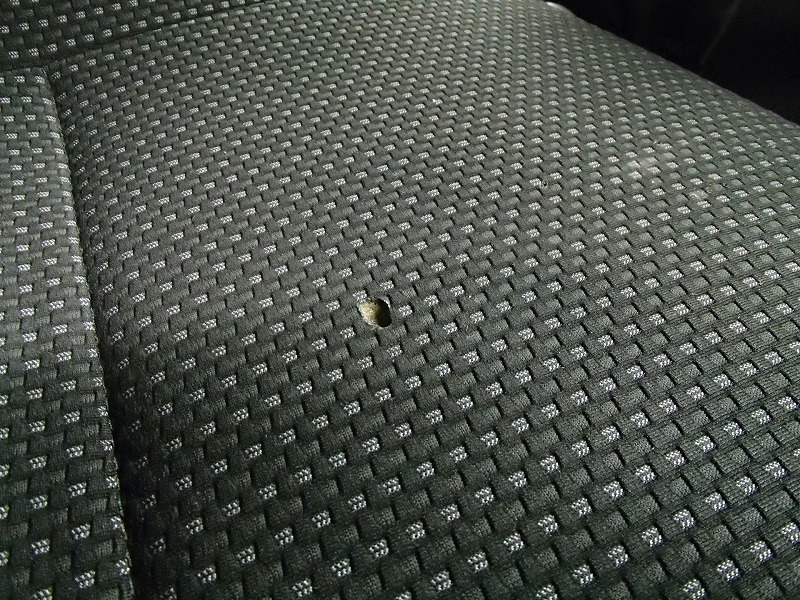DAIHATSU HIJET burn hole in fabric seat_02