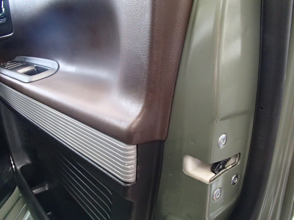 HONDA N-BOX SLASH door trim repair After01