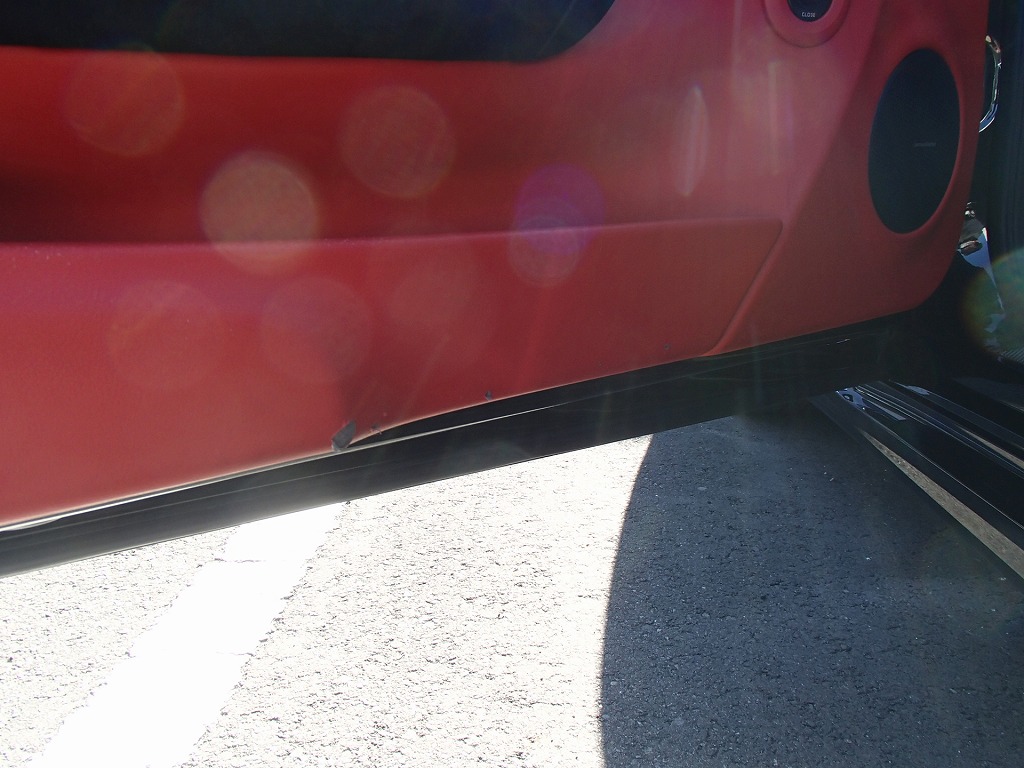 Maserati GranTurismo damaged door trim repair Before03