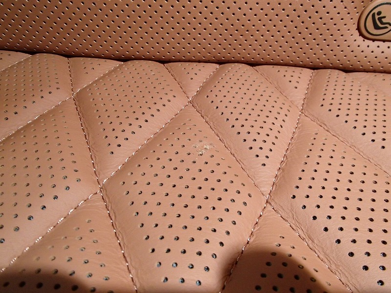 Mercedes Benz S-Class damaged leather seat_01