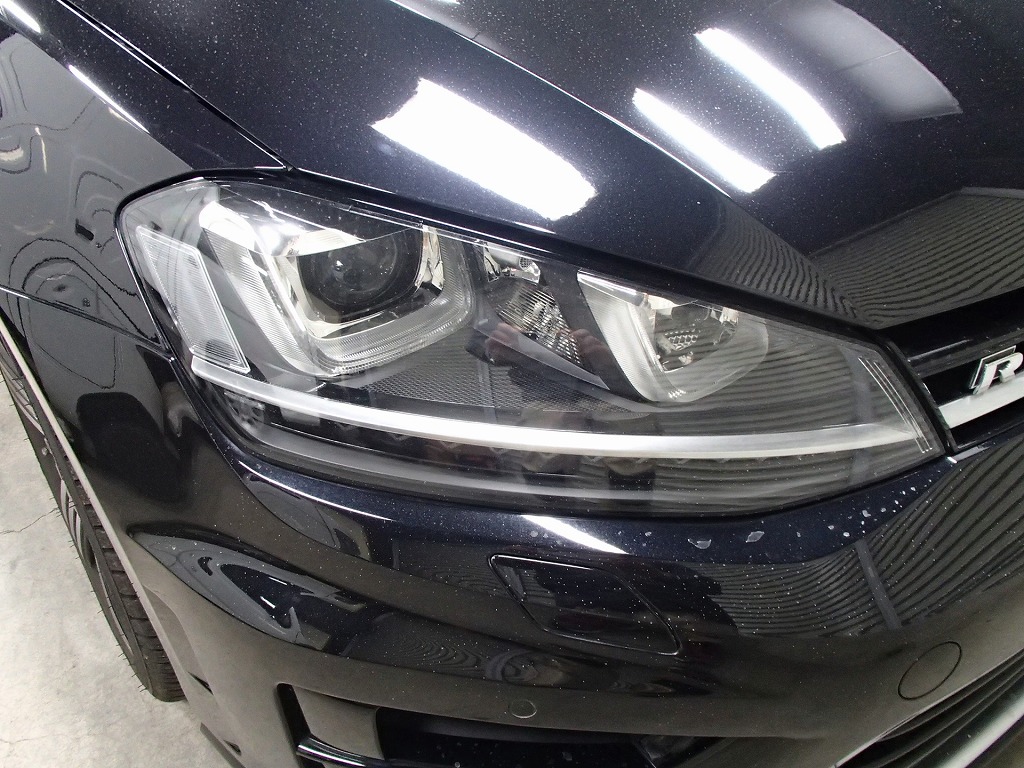 Volkswagen GOLF headlight restoration Before01