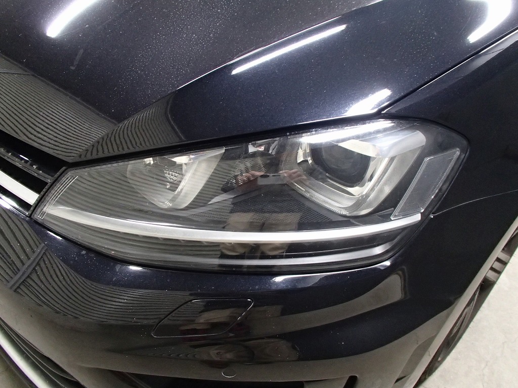 Volkswagen GOLF headlight restoration Before02