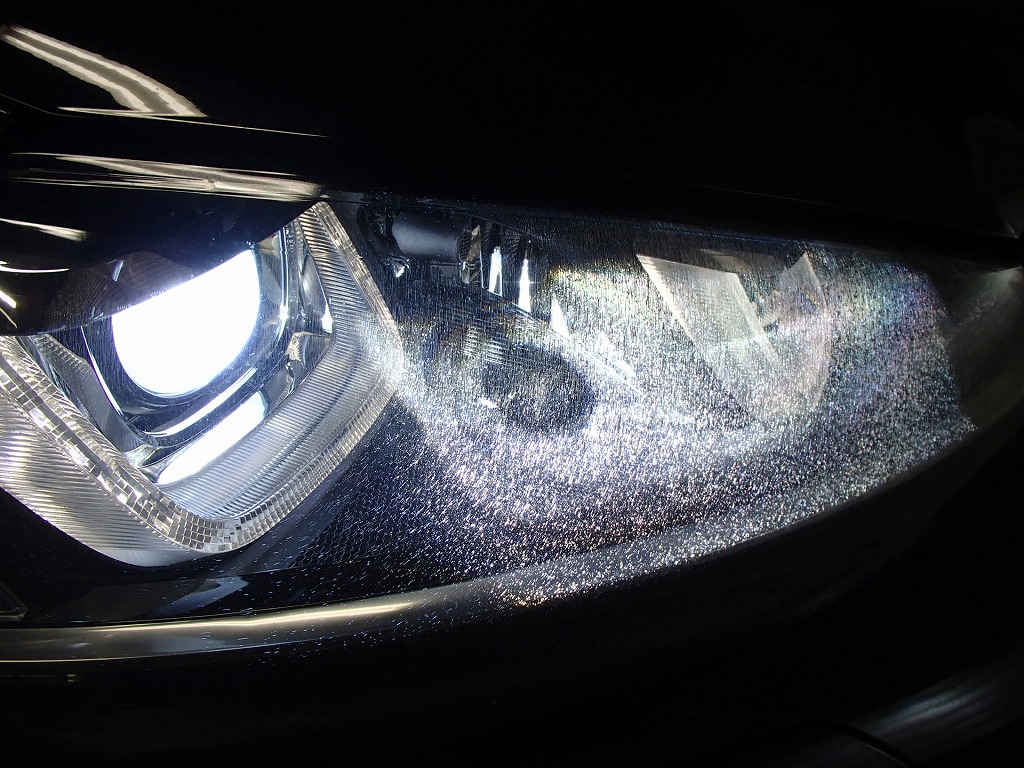 Volkswagen GOLF headlight restoration Before03