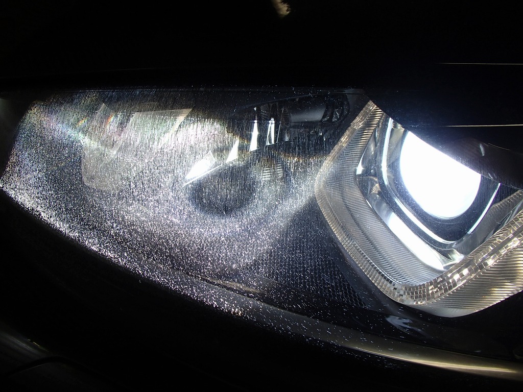 Volkswagen GOLF headlight restoration Before04
